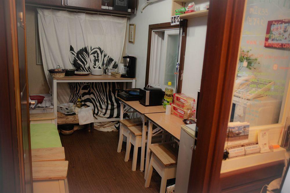 סיאול Sinchon Sisters Hostel מראה חיצוני תמונה