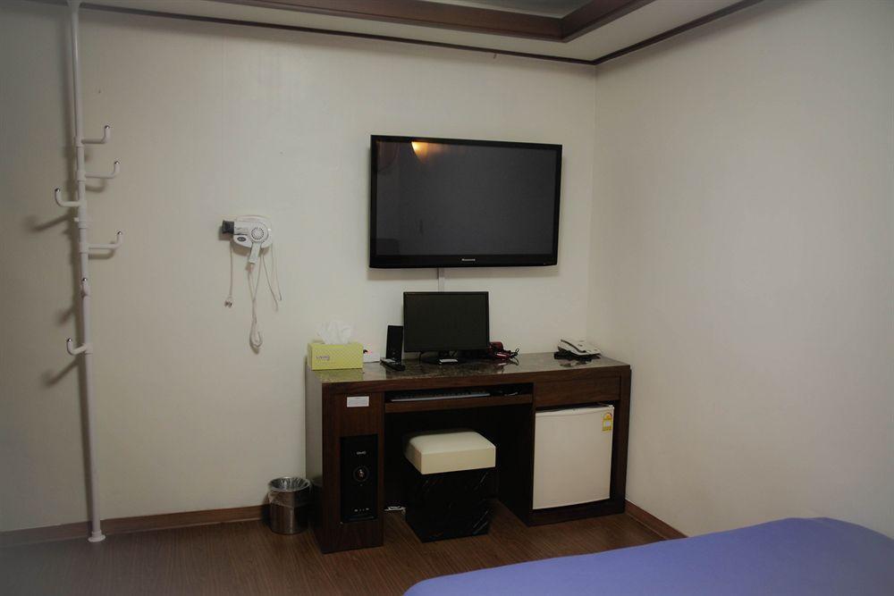 סיאול Sinchon Sisters Hostel מראה חיצוני תמונה