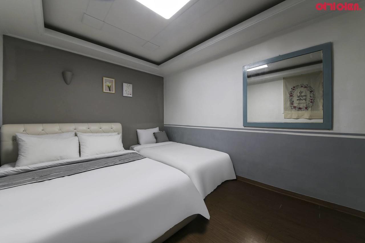 סיאול Sinchon Sisters Hostel מראה חיצוני תמונה