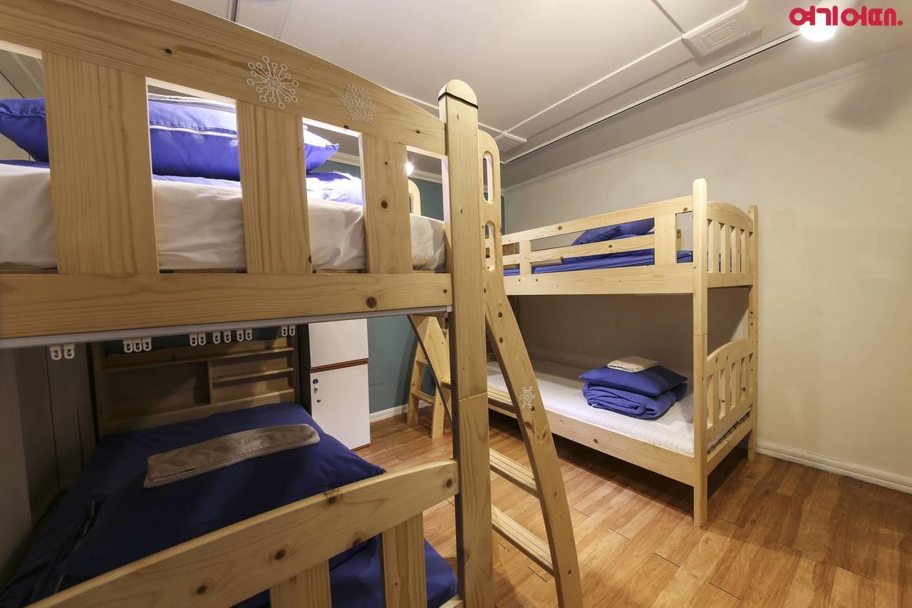 סיאול Sinchon Sisters Hostel מראה חיצוני תמונה