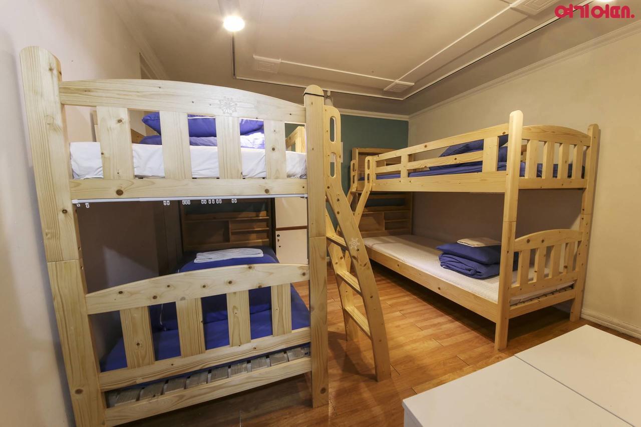 סיאול Sinchon Sisters Hostel מראה חיצוני תמונה